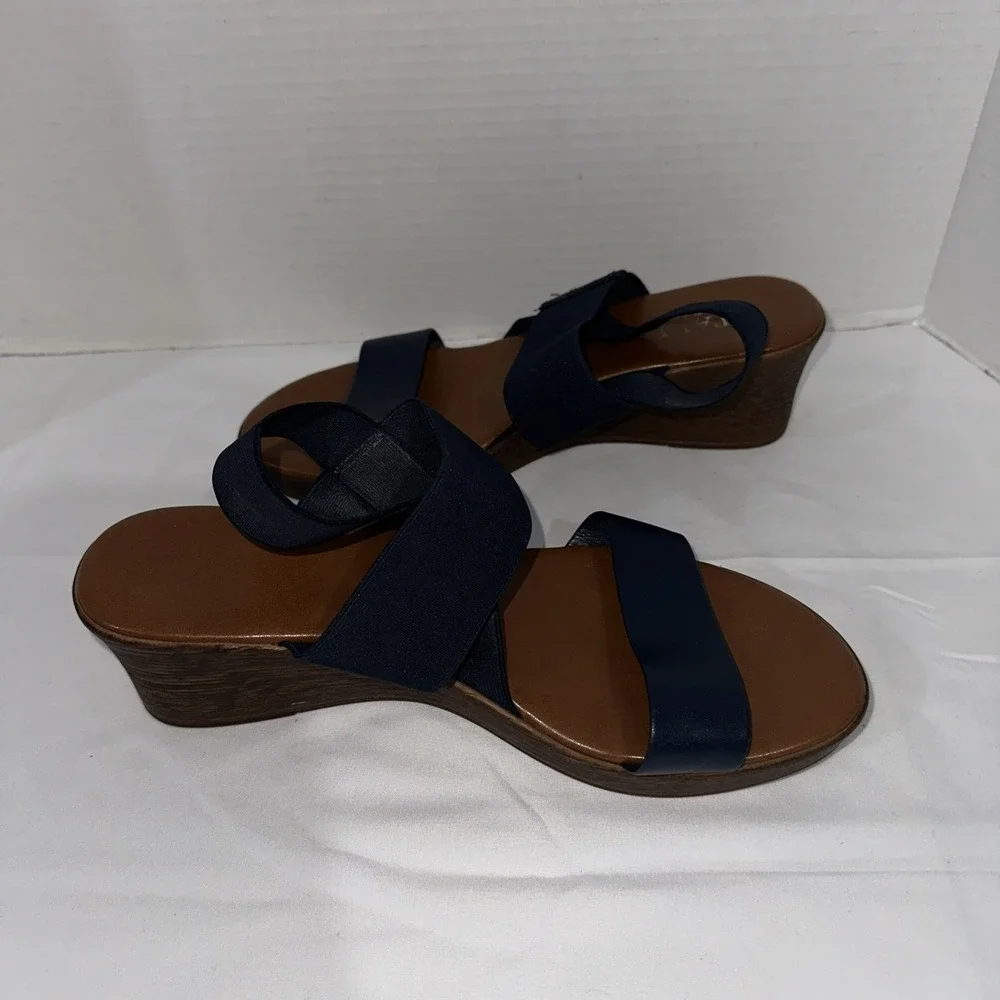 Italian Shoemakers Made In Italy Women's Navy Shoe SIZE 8.5